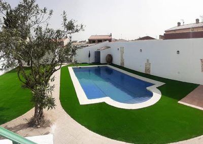 Empresa Instalación Césped Artificial en Jardines Piscinas Madrid